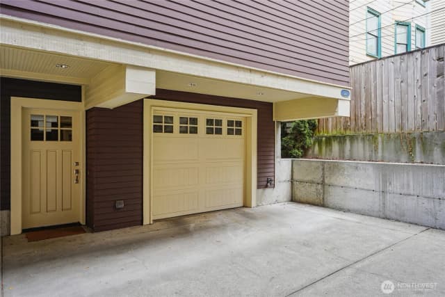 Property photo for 527 11th Avenue E #b, Seattle photo 4