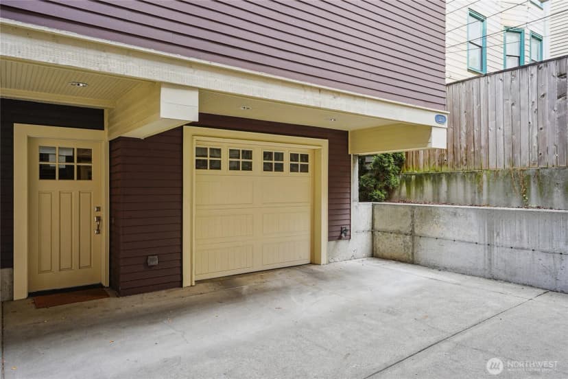 Property photo for 527 11th Avenue E #b, Seattle photo 4