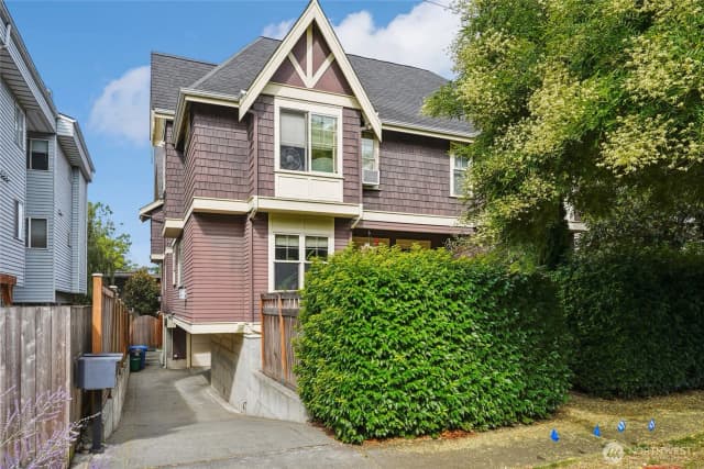 Property photo for 527 11th Avenue E #b, Seattle