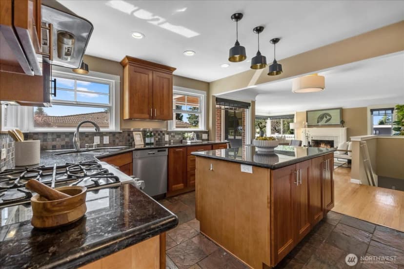 Property photo for 141 18th Avenue, Kirkland photo 11
