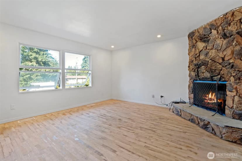 Property photo for 7914 49th Avenue E, Tacoma photo 3