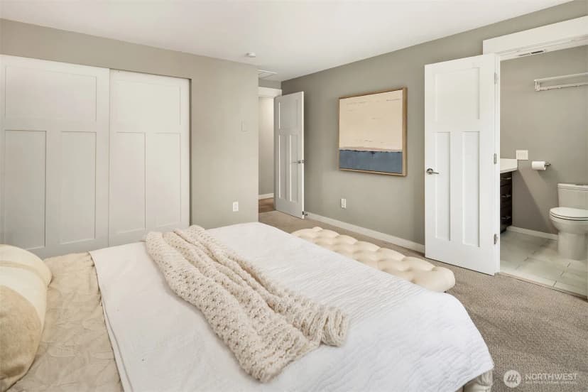 Property photo for 11519 12th Avenue Ne #f, Seattle photo 11
