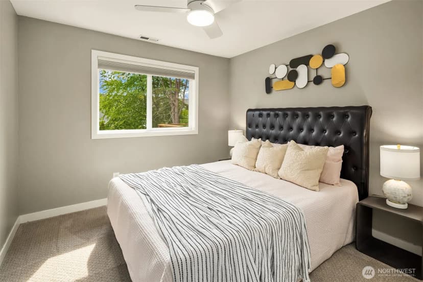 Property photo for 11519 12th Avenue Ne #f, Seattle photo 17