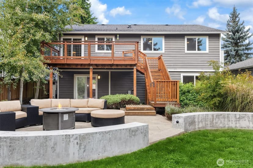 Property photo for 11519 12th Avenue Ne #f, Seattle photo 27