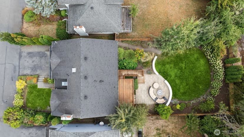 Property photo for 11519 12th Avenue Ne #f, Seattle photo 33