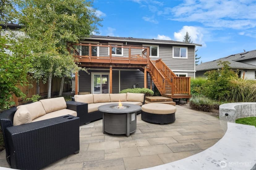 Property photo for 11519 12th Avenue Ne #f, Seattle photo 29