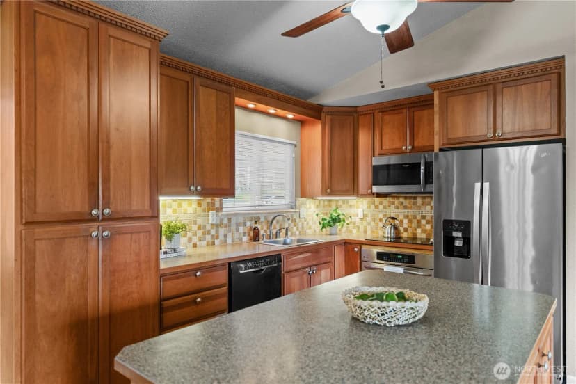 Property photo for 4211 Shoshone Street W, Tacoma photo 12