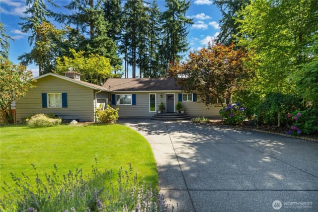 Property photo for 4211 Shoshone Street W, Tacoma photo 2