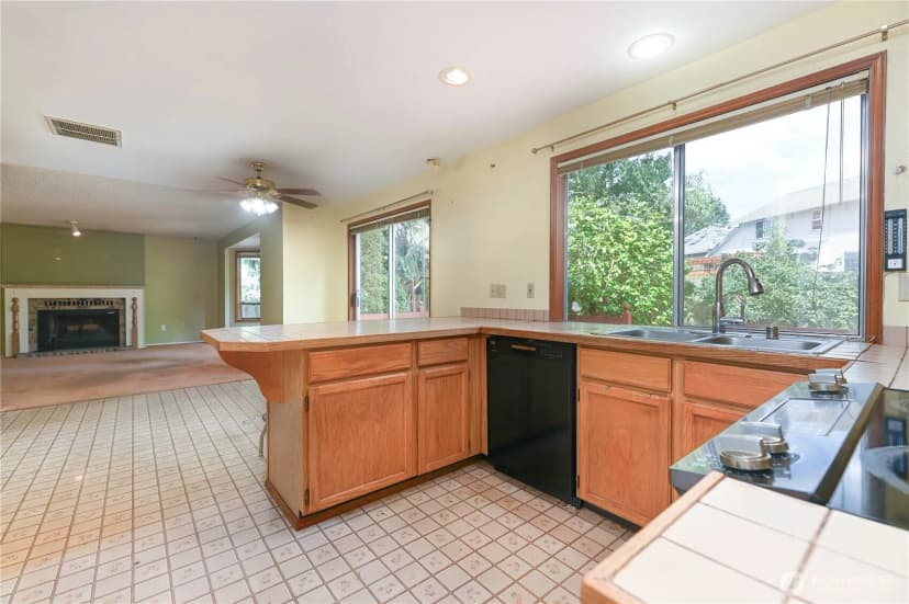 Property photo for 22114 109th Pl Se, Kent photo 20