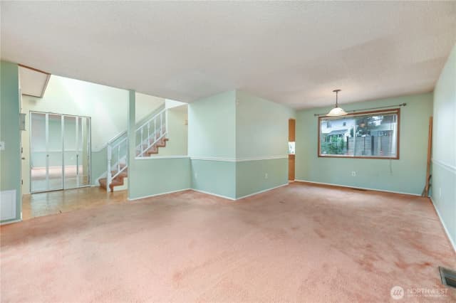 Property photo for 22114 109th Pl Se, Kent photo 5
