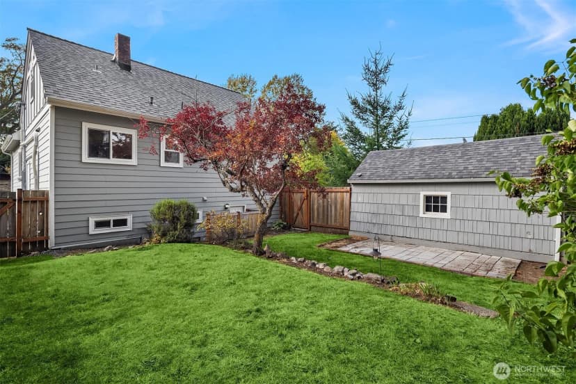 Property photo for 9756 Wallingford Avenue N, Seattle photo 22