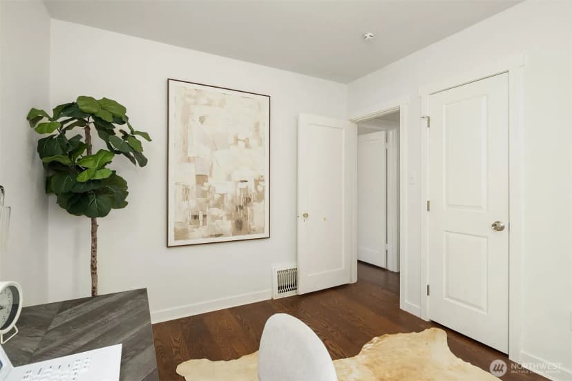 Property photo for 9756 Wallingford Avenue N, Seattle photo 14