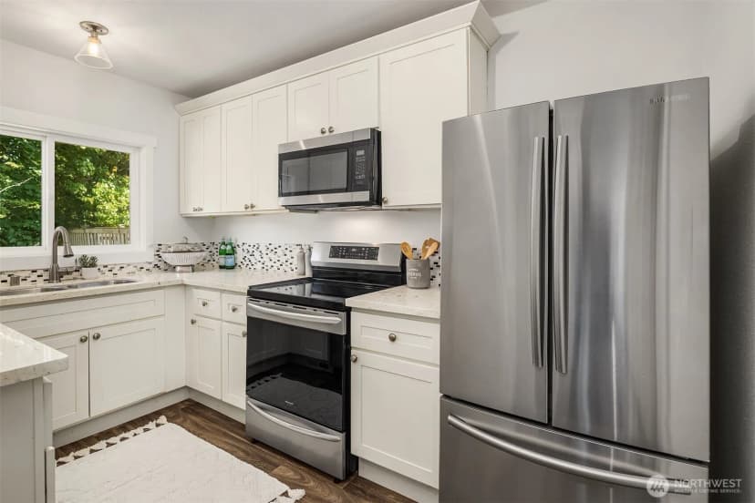 Property photo for 9756 Wallingford Avenue N, Seattle photo 9