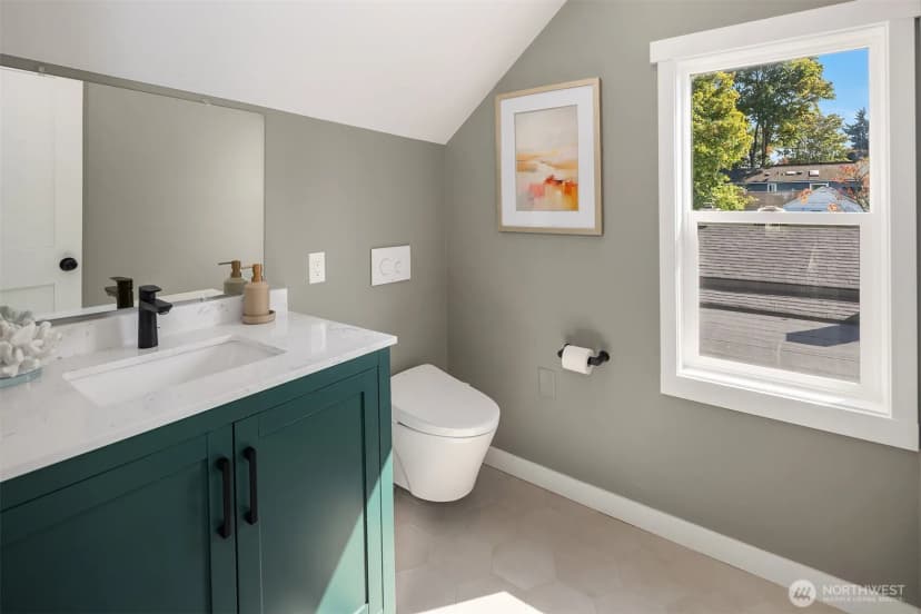 Property photo for 9756 Wallingford Avenue N, Seattle photo 17