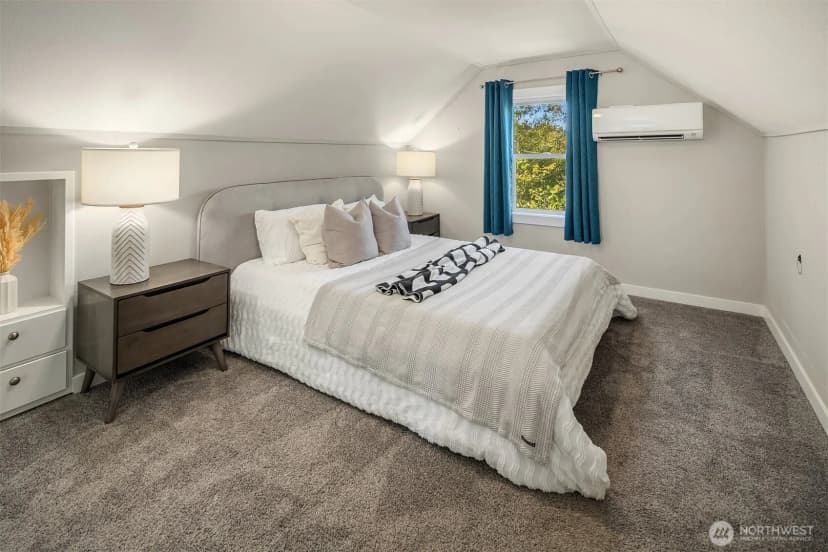 Property photo for 9756 Wallingford Avenue N, Seattle photo 15