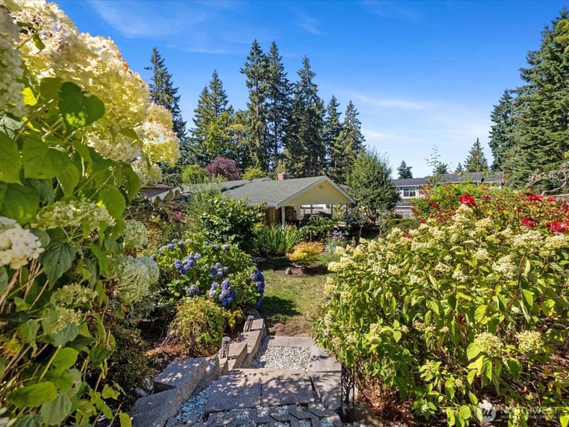 Property photo for 19508 88th Avenue W, Edmonds photo 26