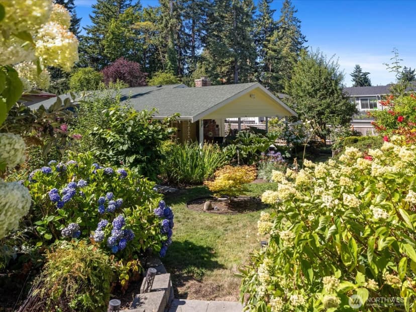 Property photo for 19508 88th Avenue W, Edmonds photo 2