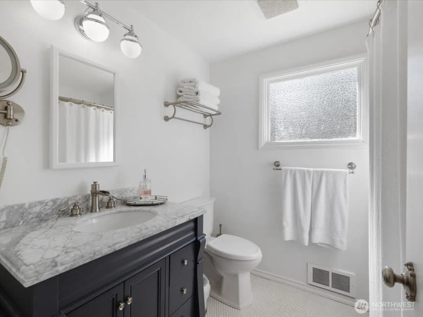 Property photo for 19508 88th Avenue W, Edmonds photo 14