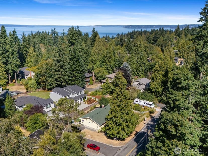 Property photo for 19508 88th Avenue W, Edmonds photo 37