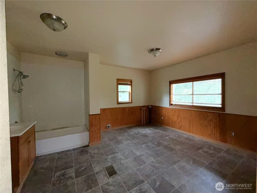Property photo for 653 E 9th Street, Republic photo 15