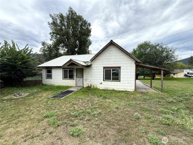 Property photo for 653 E 9th Street, Republic