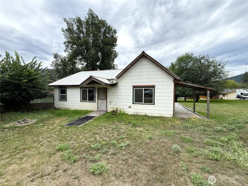 Property photo for 653 E 9th Street, Republic
