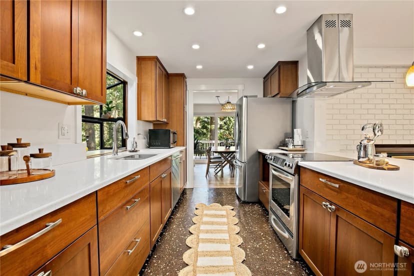 Property photo for 15916 Se 42nd Place, Bellevue photo 7