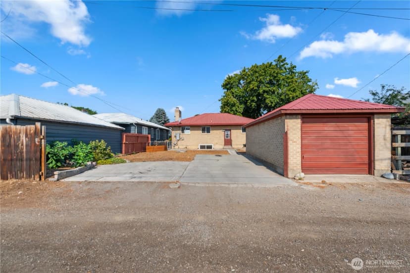 Property photo for 721 Yakima Street, Wenatchee photo 40