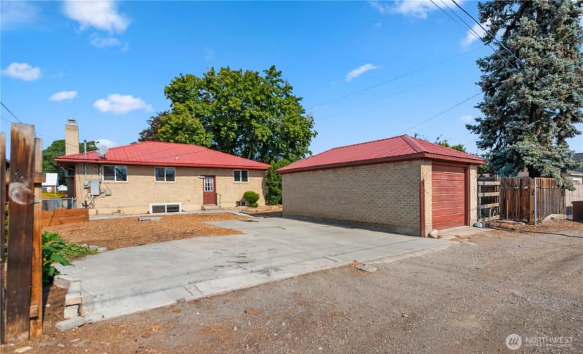 Property photo for 721 Yakima Street, Wenatchee photo 35