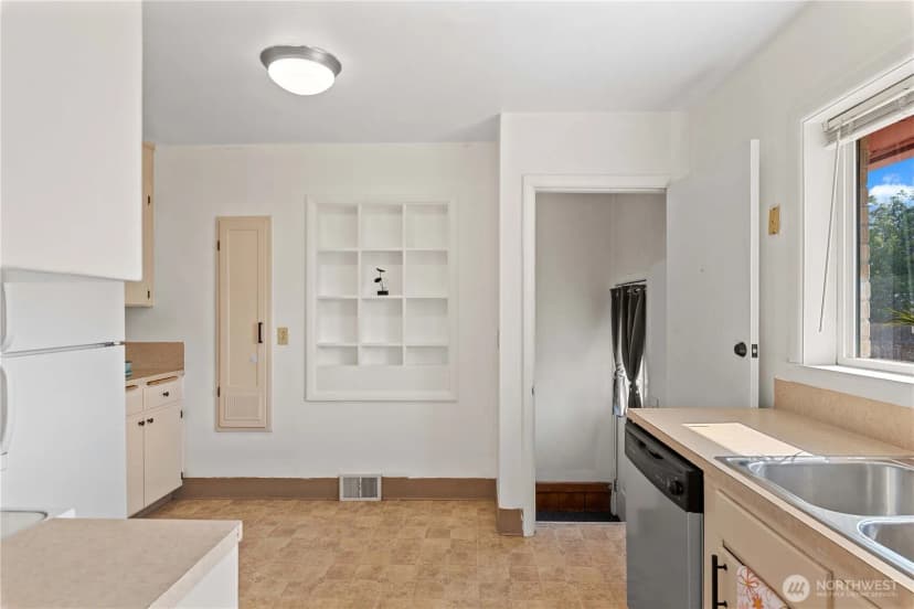 Property photo for 721 Yakima Street, Wenatchee photo 23