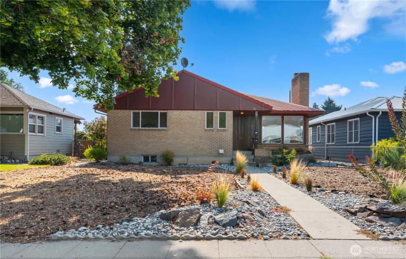 Property photo for 721 Yakima Street, Wenatchee photo 3