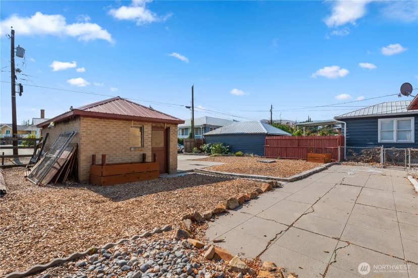 Property photo for 721 Yakima Street, Wenatchee photo 38