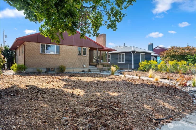Property photo for 721 Yakima Street, Wenatchee photo 4