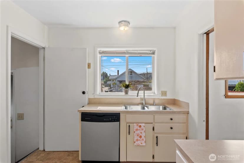 Property photo for 721 Yakima Street, Wenatchee photo 22