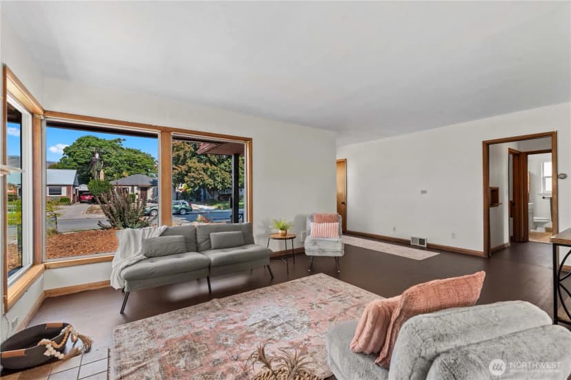 Property photo for 721 Yakima Street, Wenatchee photo 11