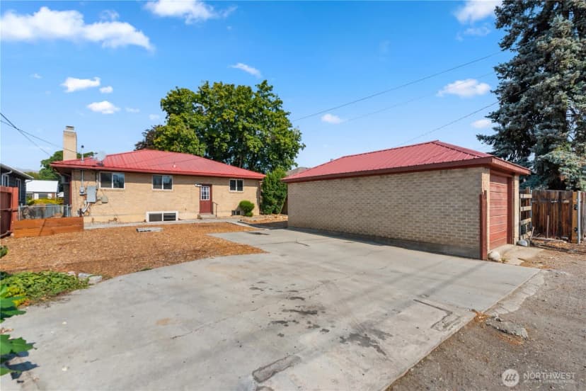 Property photo for 721 Yakima Street, Wenatchee photo 36