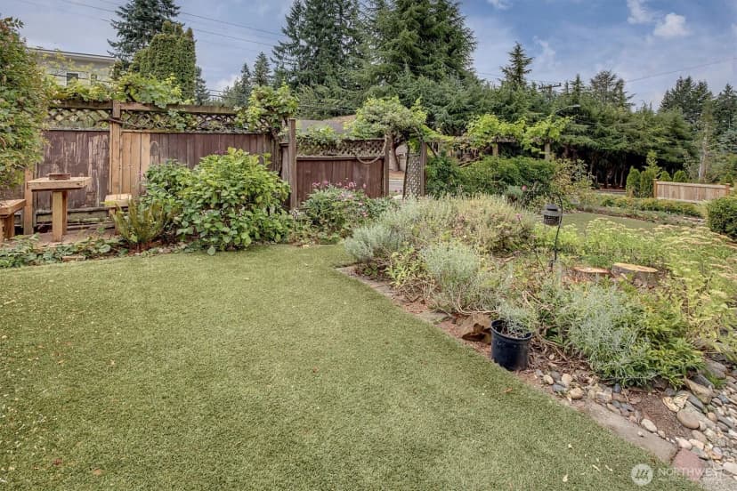 Property photo for 13018 Ne 95th Street, Kirkland photo 7