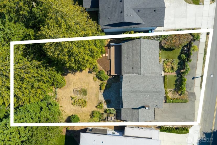 Property photo for 13018 Ne 95th Street, Kirkland photo 38