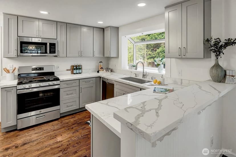 Property photo for 13018 Ne 95th Street, Kirkland photo 11
