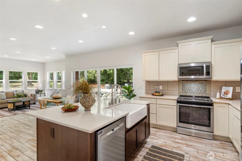 Property photo for 309 Meadowood Drive W, Seabeck photo 11