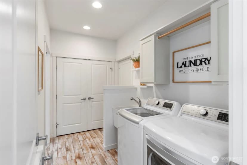Property photo for 309 Meadowood Drive W, Seabeck photo 12