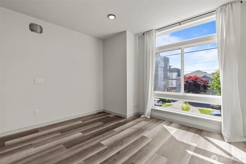 Property photo for 2422 C Nw 60th Street, Seattle photo 11