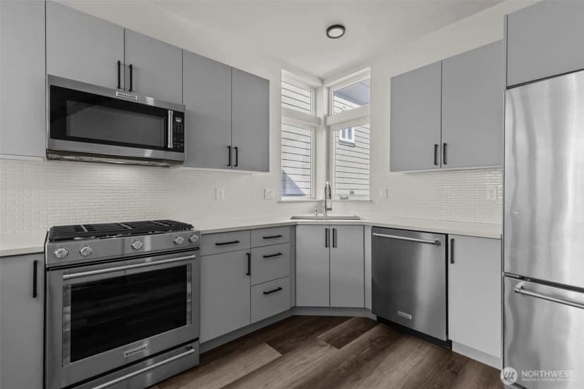 Property photo for 2422 C Nw 60th Street, Seattle photo 4