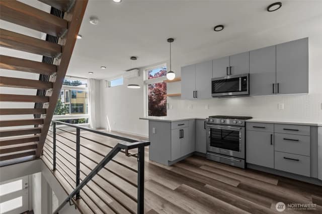 Property photo for 2422 C Nw 60th Street, Seattle photo 3