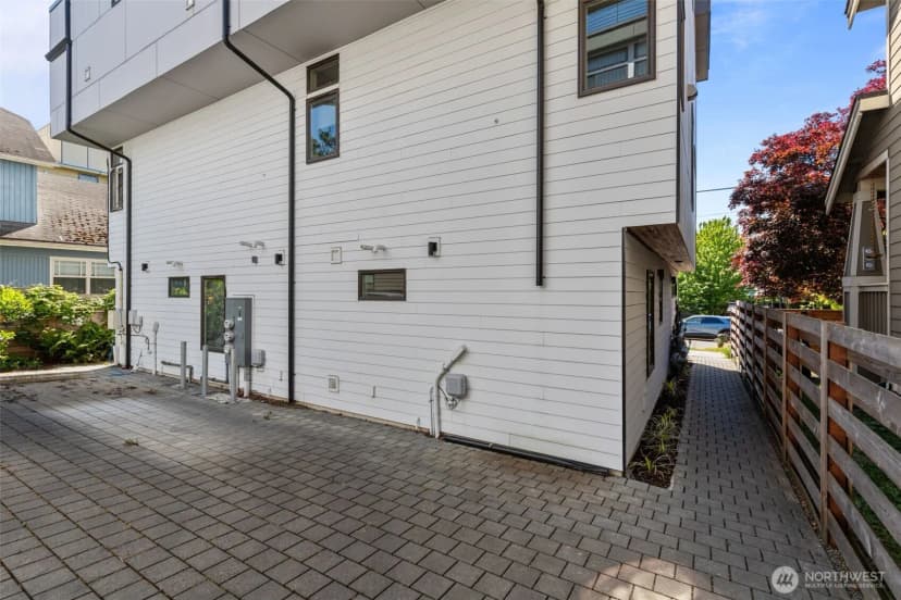 Property photo for 2422 C Nw 60th Street, Seattle photo 35