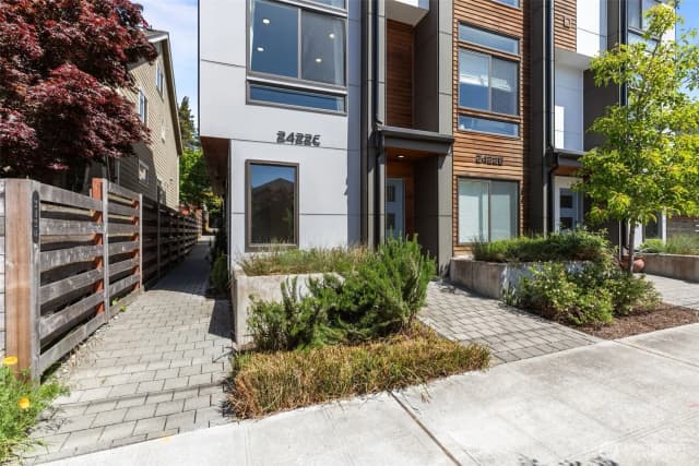 Property photo for 2422 C Nw 60th Street, Seattle photo 2