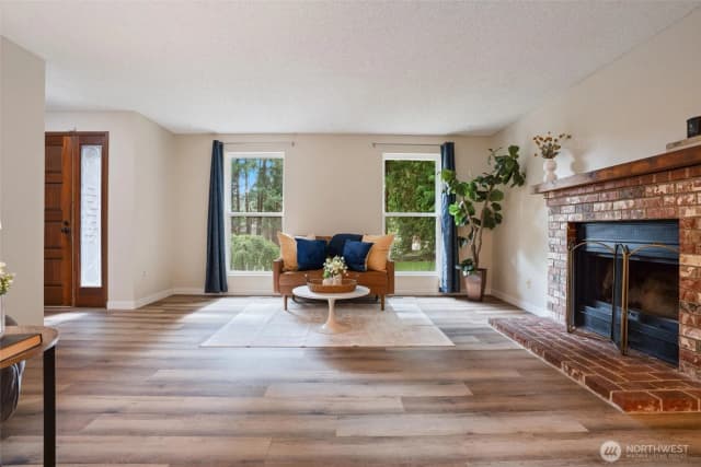 Property photo for 7282 Oxford Court Nw, Bremerton photo 4