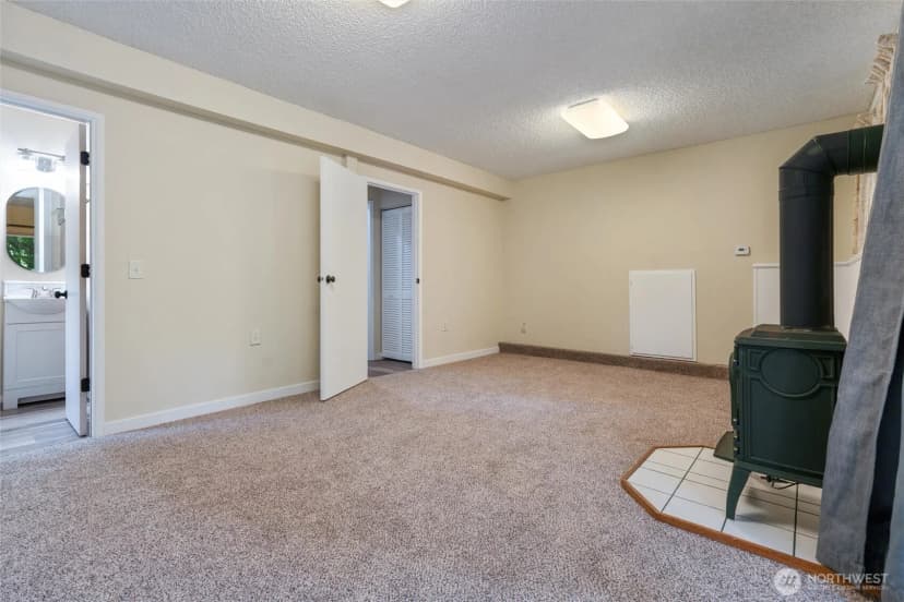 Property photo for 7282 Oxford Court Nw, Bremerton photo 31
