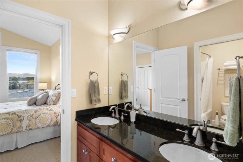 Property photo for 702 Lakeside Way Sw, Mattawa photo 26