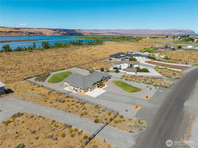 Property photo for 702 Lakeside Way Sw, Mattawa photo 40